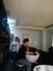 -苑苑发型设计