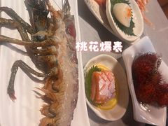 -雍容荟帝王蟹活龙虾展台自助(IFS黑金店)