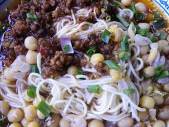 -渝之汇牛肉豌杂面