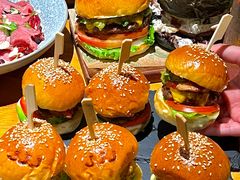 -三勾JJJ Burger&Coffee(梅溪湖店)