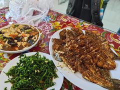 -何适山庄 ·可团建(水长城P2停车场店)