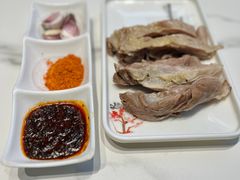 -三江源美食城