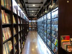 -新华书店(泉城路店)