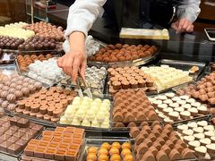 -Laderach 莱德拉(上海环贸iapm店)