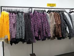 -URBAN REVIVO(上海中庚漫游城店)
