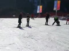 -荣盛康旅野三坡滑雪场