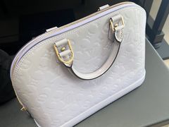 -小飞侠奢侈品回收 寄卖 养护(宝山宝龙广场店)