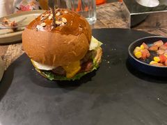 -HIGH FIVE哈福手工汉堡(桂林路店)