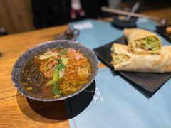 -八月美食小馆(银泰城总店)