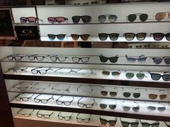 -LensCrafters亮视点·OAKLEY精选(静安嘉里中心店)