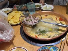 -洱火云南酸菜牛肉火锅(石景山当代商城店)