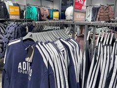 -王府井奥莱临潼小镇(临潼店)