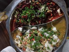 一鱼两吃：麻辣乌鱼花，泡菜乌鱼片。-杨三鱼膳坊