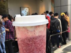 芝芝莓果-喜茶(上海打浦桥日月光gelato lab+店)