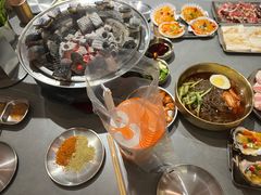 -围炉肉舍•炭烤活鳗•丹东海鲜烤肉(步行街店)