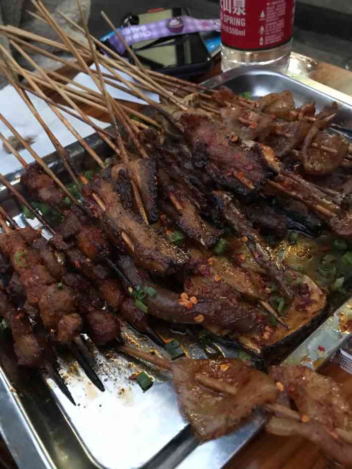 月牙山烧烤住宿-"此次峨眉行最重要的行程之一,便是拔草人生.