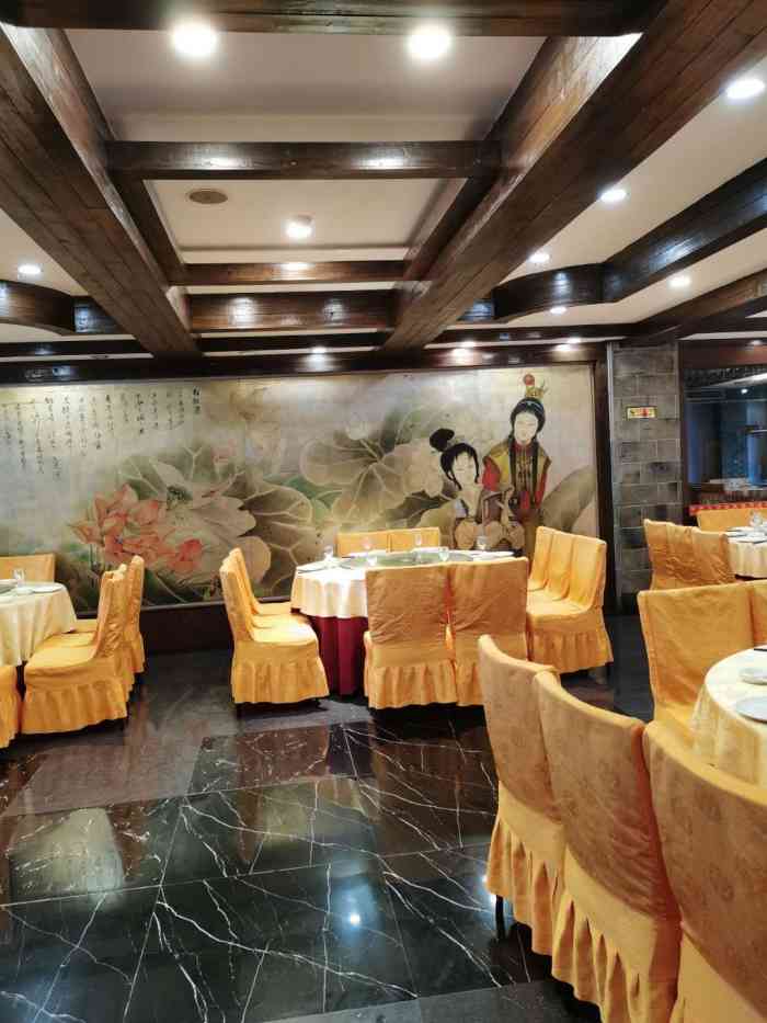 石湖大酒店(桐泾店)-"今天晚上高中同学在石湖大酒店聚餐.这家酒.