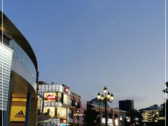 -泡泡玛特POPMART(蓝色港湾店)