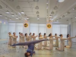 -深舞形体民族舞蹈工作室