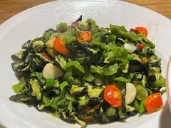 -头上红煨盐鸡乡村食府