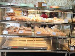 面包甜点陈列柜-可颂坊(凉城店)