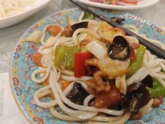 -汗腾格里·风味餐厅(新疆驻京办店)