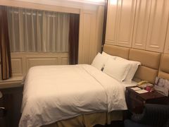 -深圳富苑皇冠假日套房酒店