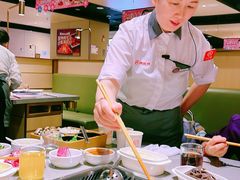 -海底捞火锅(曹安公路店)