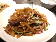 干炒牛河-汤城小厨•粤菜•靓汤(苏州街店)
