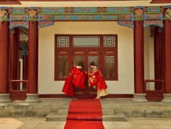 点击看大图 -挪娅婚纱摄影皇家会所