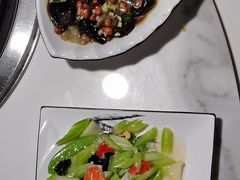 -人民公社铁锅炖·东北菜(卫国道店)