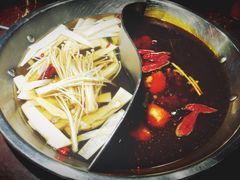 菌香鸳鸯锅-晓宇重庆火锅(赛格国际购物中心店)