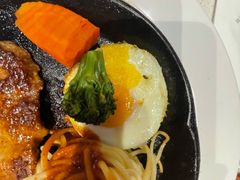 -汤姆家的牛排意面披萨(新城市广场店)