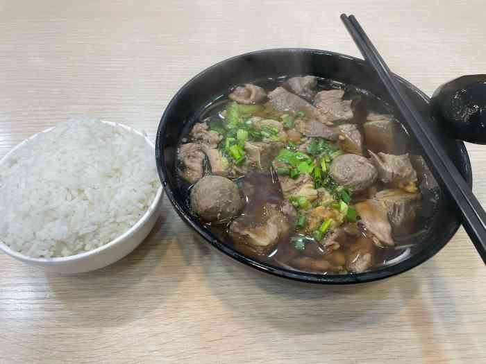 打分 招牌全牛一定要试试,额外加了一份牛舌,牛腩,软烂入味.