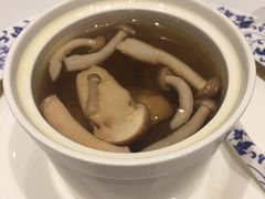 鲜菌响螺老鸡汤-Yan Ting 宴庭中餐厅(上海静安瑞吉酒店)