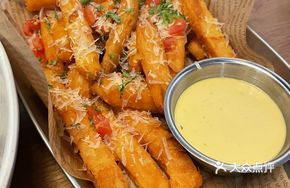 Honey Mustard Cheese Fries