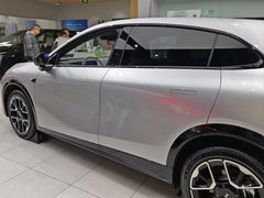 -小鹏汽车(上海静安大融城店)