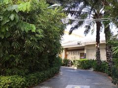 -亚龙湾亚泰商业街