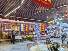 -刘姐啤酒鱼民族演艺餐厅(西街总店)
