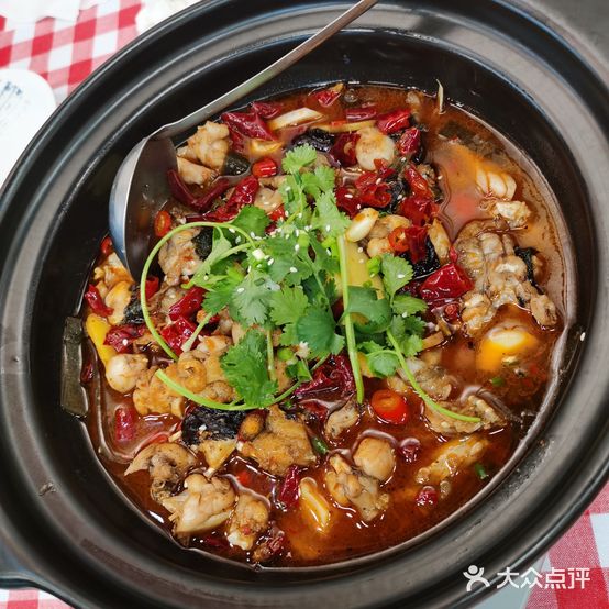 两只牛—下饭小炒·脆皮烤鱼(润达国际店)