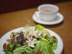 大虾坚果蔬菜沙律配芥末油醋汁-Entrecôte 法国牛扒馆(保利·时光里店)