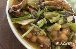 Salted Vegetable and Tofu Skin Stewed Catfish