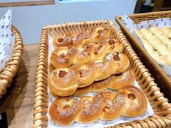 香肠扭扭面包-沁屋面包店(人民东路店)