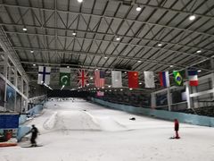 -乔波室内滑雪场