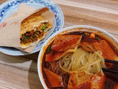 -老字号杨坡红油米线腊汁肉夹馍(东四道巷店)