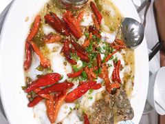 招牌酸菜鱼-姚姚酸菜鱼·金戈戈香港豉油鸡(喜荟城联名店)