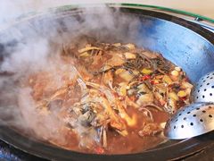 柴锅炖水库鱼-姥家大锅台水库渔家