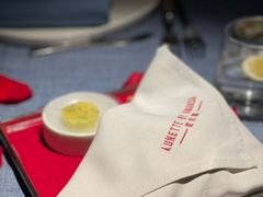 -弦月窗LUNETTE BY AMANDA(复兴路店)