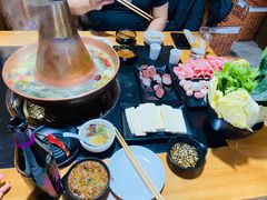 -果松木炭酸菜铜火锅·外婆参鸡汤