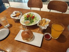 -HUZI虎滋精酿餐吧(京西大悦城店)